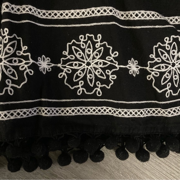 Anthropologie black embroidered ruffle sleeveless top - Picture 11 of 16